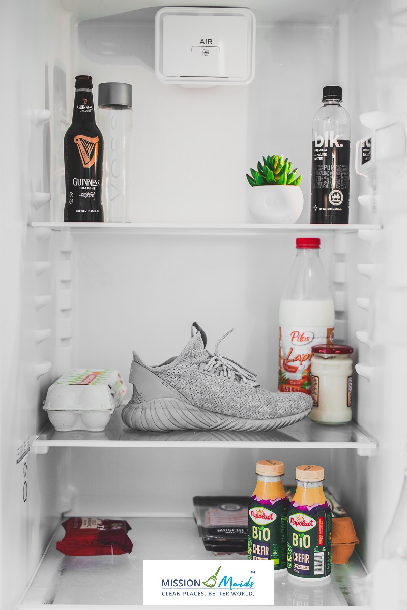 Picture of the interior of a refrigerator