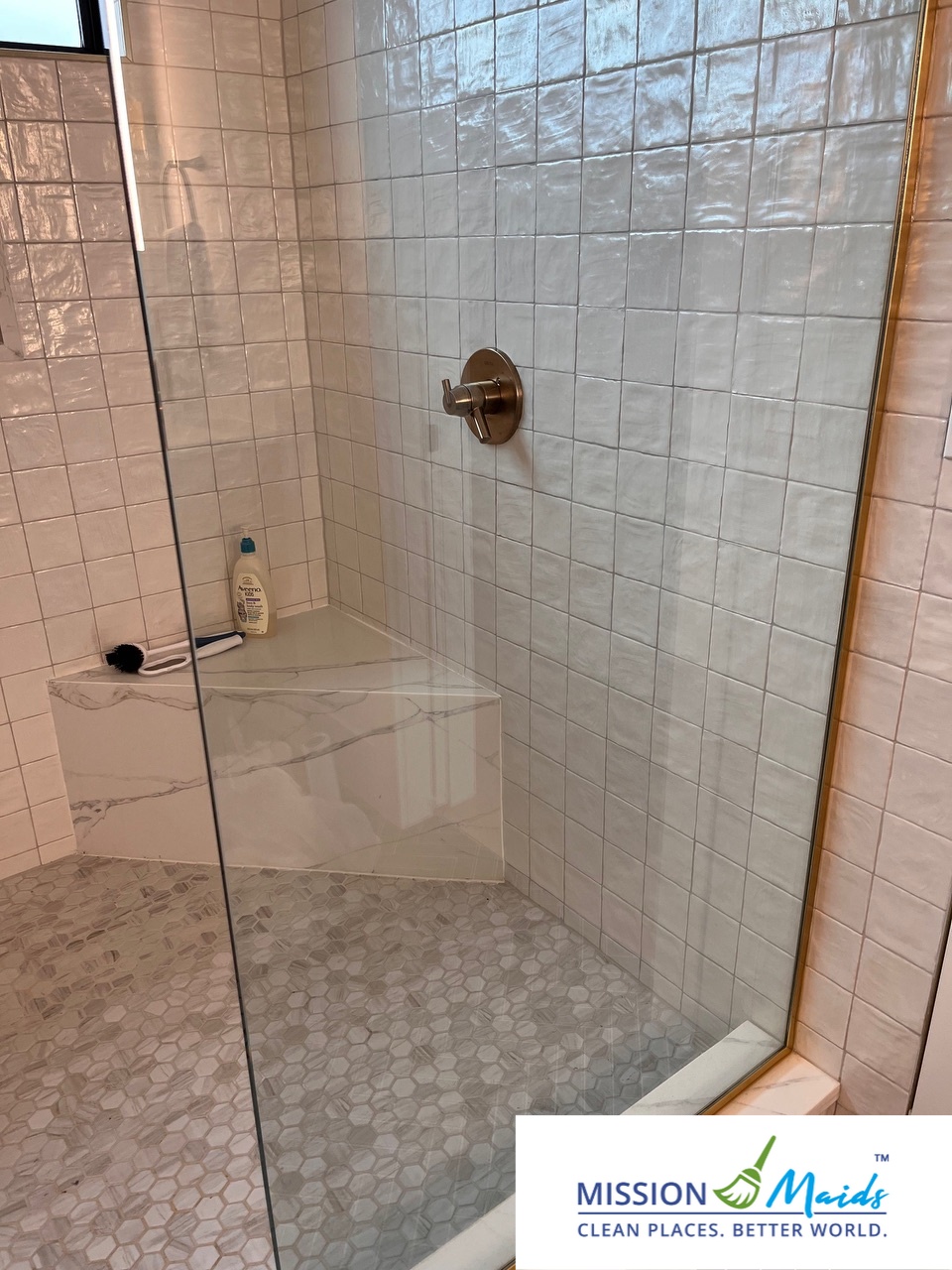 Clean shower doors